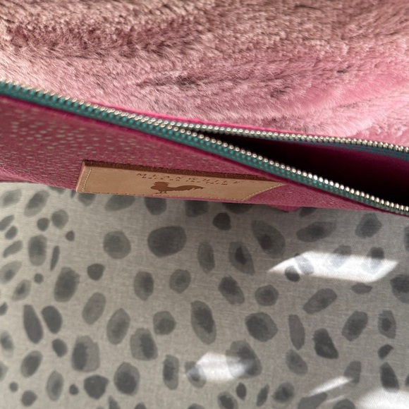 Brand New Meanwhile Back on the Farm Pink Stingray Leather Wristlet - Picture 5 of 8